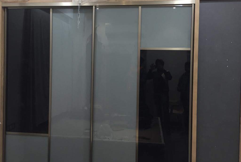 beautiful-designs-for-lacquer-glass-wardrobes-in-gurgaon-gurgaon-largest-dealers-and-manufacturers-in-gurgaon-india